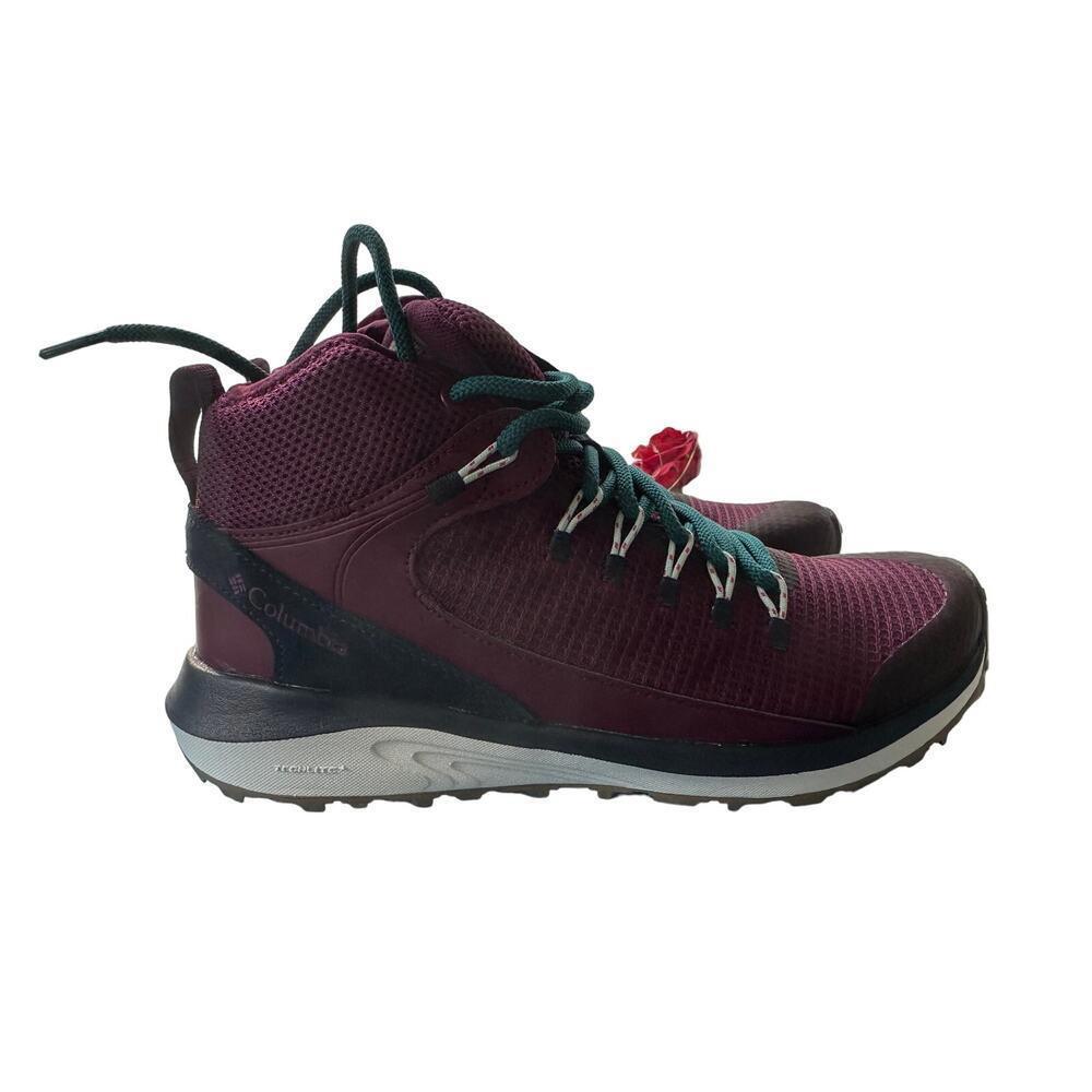 NWT Columbia Women's Trailstorm Mid Waterproof boots-9